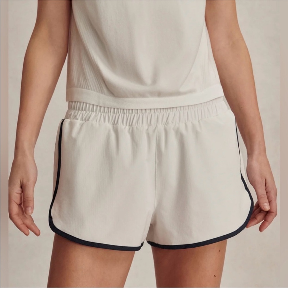 NWT Varley Arlington Running Short 2" - white - M - Picture 8 of 9